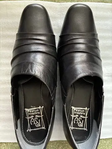 Rosario Vitore 블랙 가죽 슬립온 23.5cm EEE