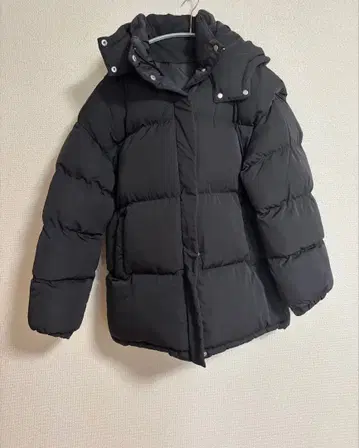 새상품급 블랙 다운 자켓