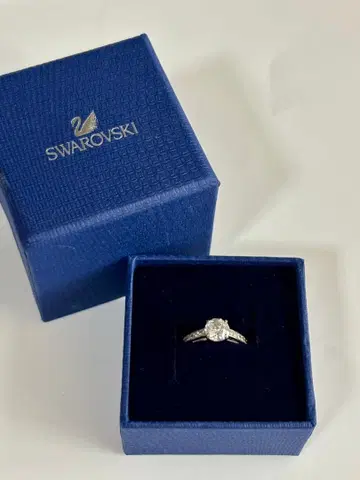 스와로브스키 다이아몬드풍 반지 스와로브스키