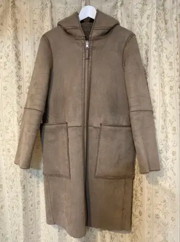 LUGIVA 루기바 페이크 무스탕 코트 보아 코트 리버서블