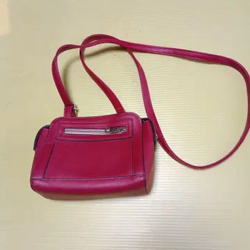 빨간색 숄더백 지퍼 포함