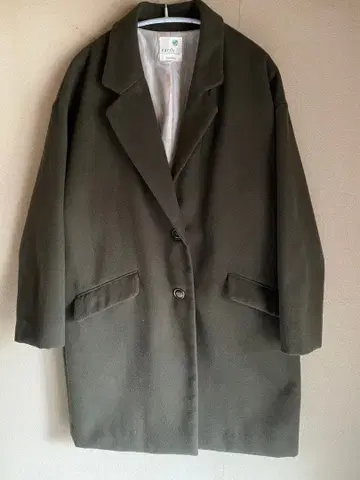 어스 뮤직&에코로 L 카키 체스터 코트