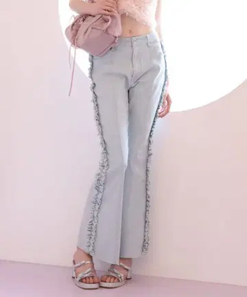 프릴 사이드 부츠컷 데님 라이트 블루