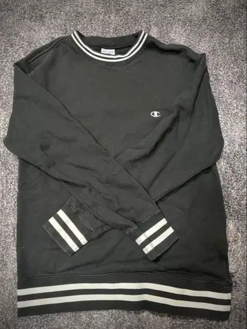 Champion 블랙 맨투맨 L 사이즈