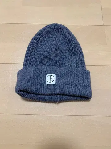 폴러 니트 모자