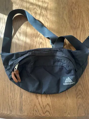 GREGORY 블랙 웨스트 파우치