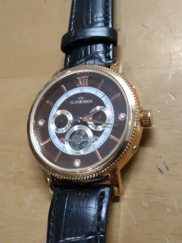 ST. PATRICK 자동 와인딩 크로노그래프 트리플 캘린더