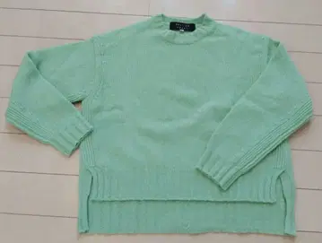 [ 미사용 ] BEATING HEART 연한 녹색 스웨터