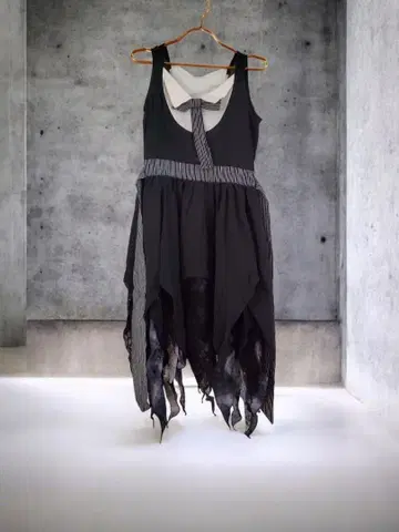 나이트메어 잭 슬리브리스 블랙 원피스