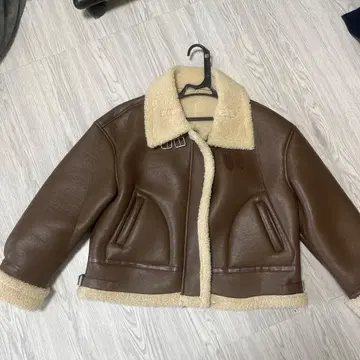 브라운 숏 무스탕 코트