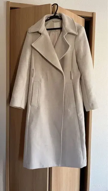 아이보리 라펠 칼라 롱 코트 벨트 포함 34