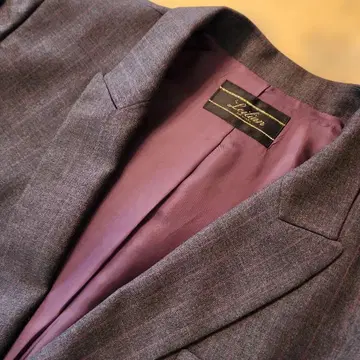 새상품, 미사용, 레리안, 이탈리아제 스트라이프 테일러드 자켓 수트.