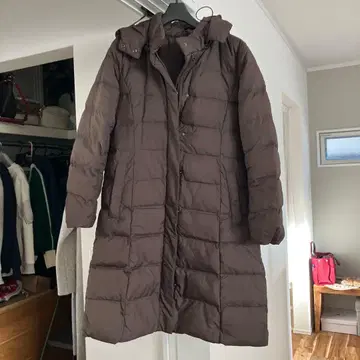 브라운 후드 부착 롱 코트