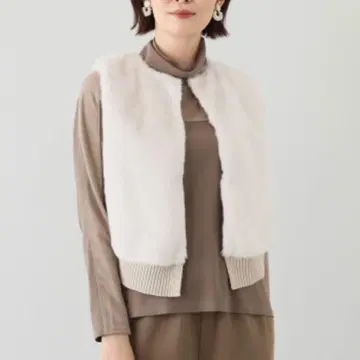 라비 컴포트 에코 퍼 & 니트 베스트 매우 큐트한 활용도 높은 베스트