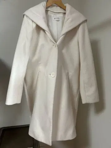 PLST 후드 부착 화이트 미들 기장 코트