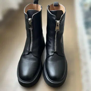 REMME 프론트 지퍼 부츠