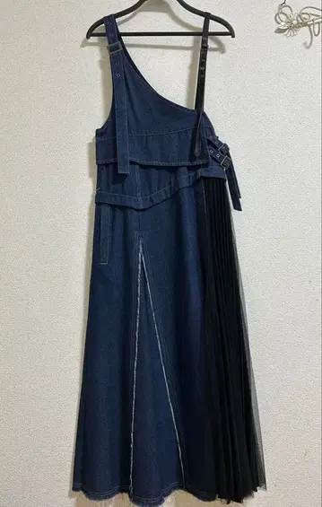 아우라 아이라 데님 비대칭 맥시 길이 원피스 플리츠 절개 롱 기장