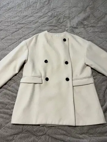 eimy 바이컬러 버튼 숏코트