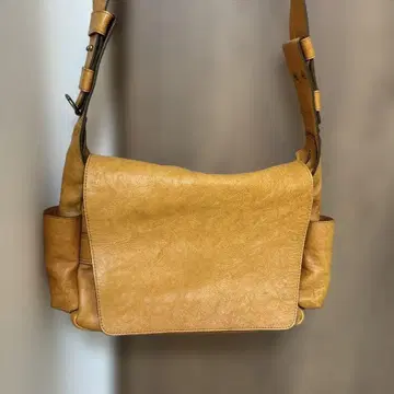 브라운 가죽 숄더백