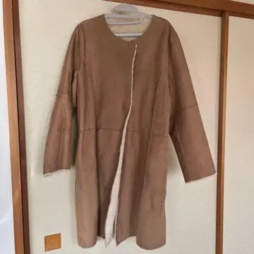 KATHARINE HAMNETT 무스탕 코트 TX50