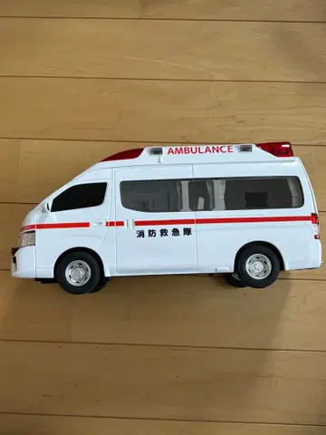 구급차 미니카 백 도어 개폐 기능 포함