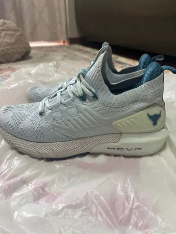 Under Armour HOVR 라이트 블루 스니커즈 24