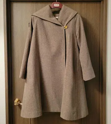 후드 부착 브라운 울 코트