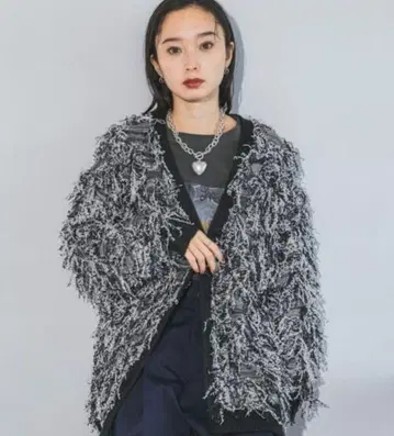 지나시스 프린지 자카드 라이트 오버 가디건