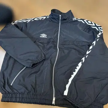 Umbro 블랙 나일론 자켓