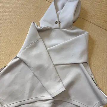 쓰리 스퀘어 불규칙 밑단 후디 후드티