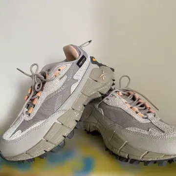 Reebok 지그 키네티카 22.5 새상품급