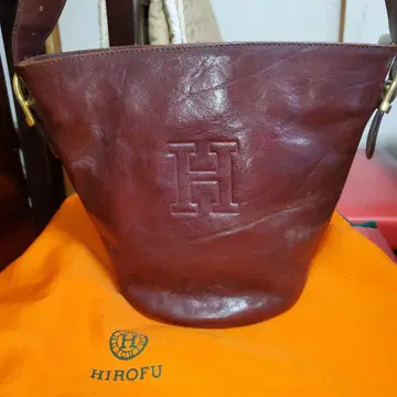 HIROFU 버건디 가죽 숄더백 밴드백
