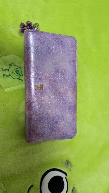퍼플 꽃무늬 엠보싱 장지갑 나비 참 포함