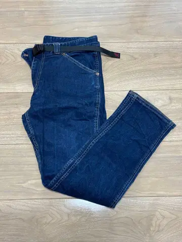 그라미치 다크 블루 슬림 핏 데님