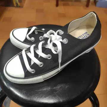 CONVERSE 블랙 로우컷 스니커즈