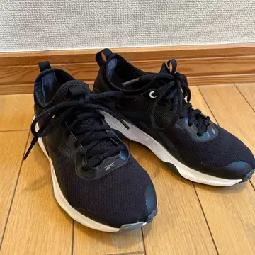 리복 블랙 스니커즈 23cm