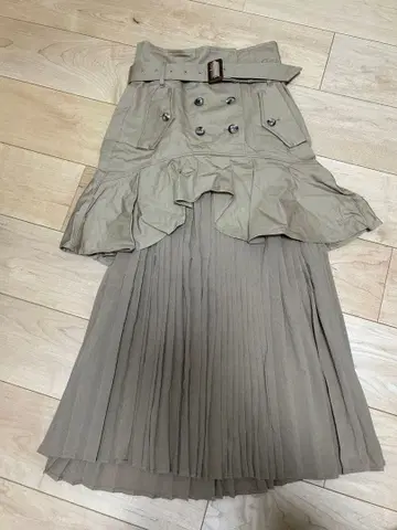 [ 미착용 ] 베이지 프릴 플리츠 스커트 S