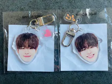 TREASURE 얼굴 아크릴 키링 재혁