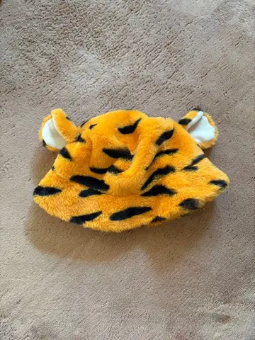 호랑이 무늬 귀 달린 플리스 모자
