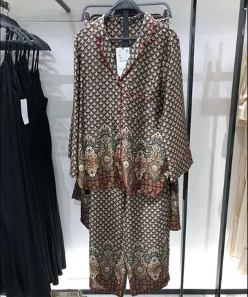 ZARA 자라 에스닉 페이즐리 브라운 새틴 셋업