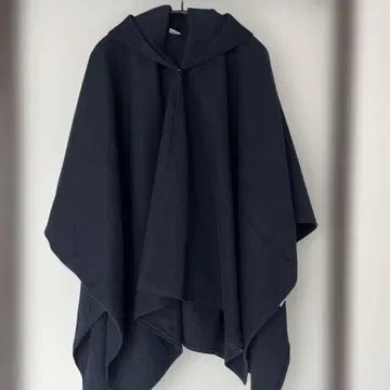 콩제페이 네이비 후드 부착 판초