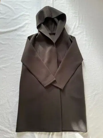 로트레아몽 롱 코트 본딩 후드티 브라운