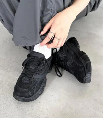 볼륨 밑창 통굽 스니커즈