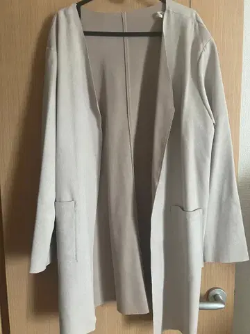 핑크 라이트 베이지 오픈 프론트 롱 코트