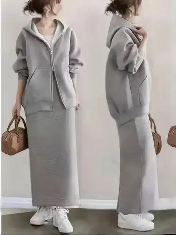 그레이 후드 부착 후드티와 스커트 셋업