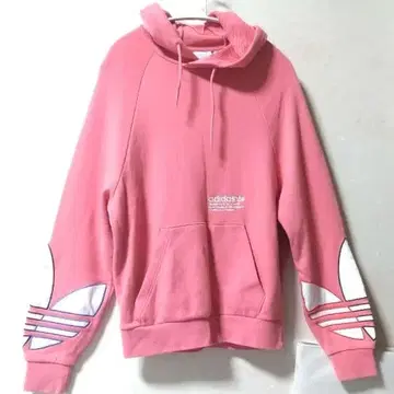 우치카레 칸노 미호 씨 착용 아디다스 트리콜로 트레포일 후드티