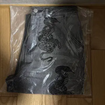 GIBOUS SNAKE SCORPION SMOKEY DENIM