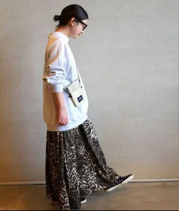 저널 스탠다드 럭스 프렌치 테리 크루넥 풀오버