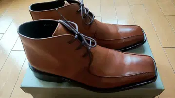 브라운 가죽 처카 부츠