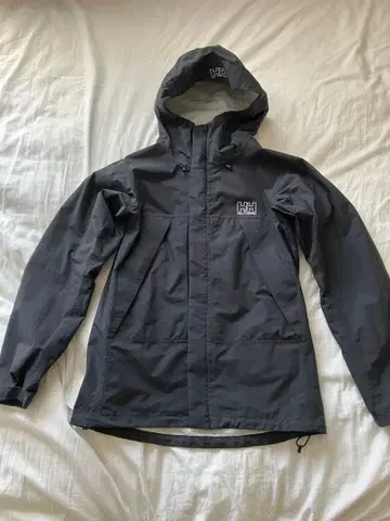 HELLY HANSEN 마운틴 후드티 블랙